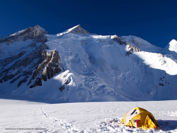 Chileno en el campo base del Gasherbrum II [2014]